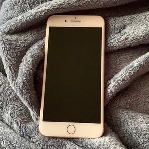 IPhone 7+ UNLOCKED